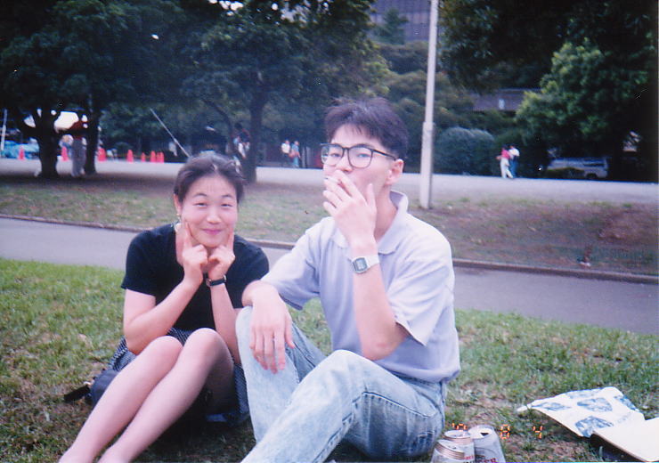 山下公園で友人の友達の女の子と。(1991年8月4日)