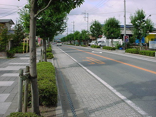県道笠間停車場線の道の風景