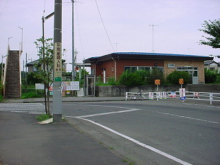 大田郷駅の反対側に渡る歩道橋