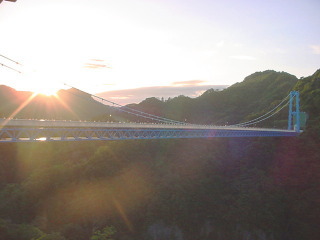 夕暮れの竜神大吊橋