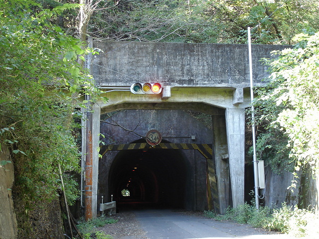国道461号旧道の月居トンネル