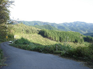 栃木県道28号(大子那須線)の末端地点から眺める八溝山系の山々