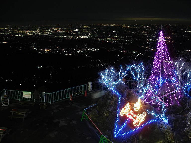 筑波山の展望台から見たつくば市の夜景