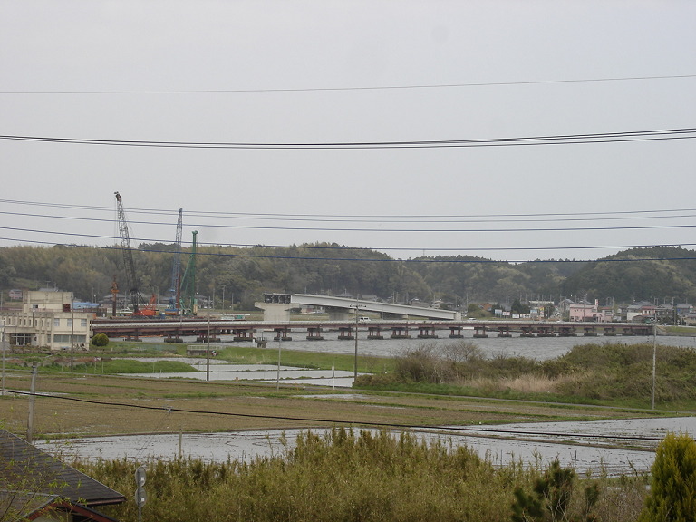 鹿行大橋の2010年4月現在の建設状況(全景)