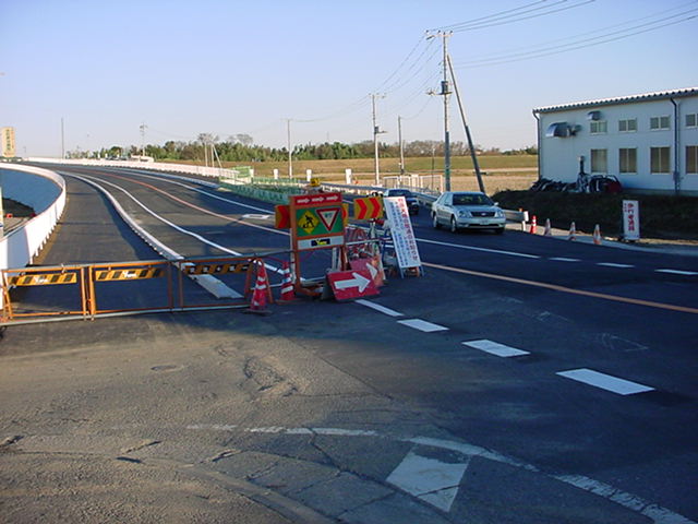 谷原大橋　工事現場のゲート地点(開通前)